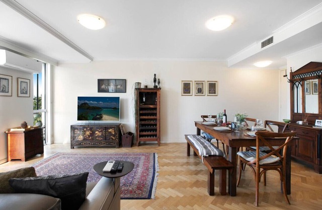 Stylish Balmain Townhouse with City/Harbour Views