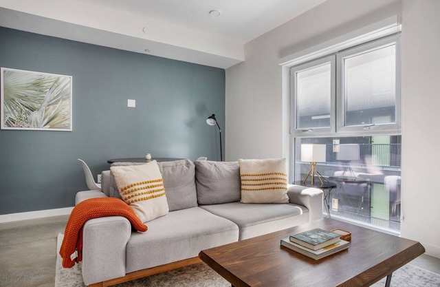 Stylish Culver City 1BR w/Gym & Roof Terrace, nr 405, by Blueground