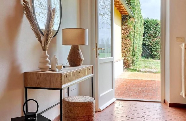 Stylish 2BR/1BA Farmstay Suite with Private Garden