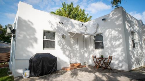 Stylish Studio Near Wynwood & Design District