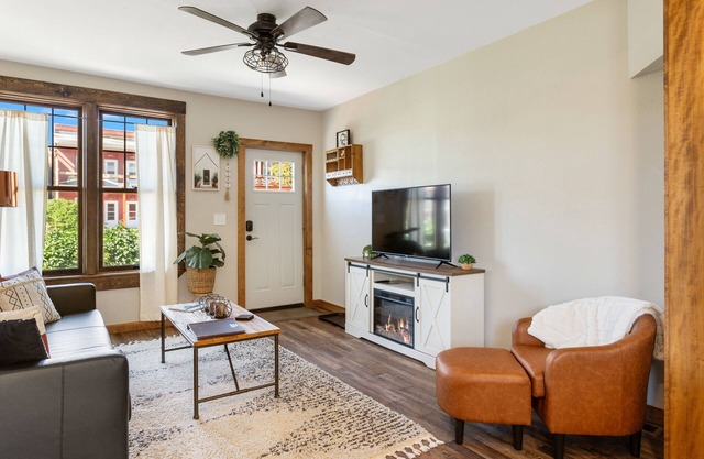 Stylish Uptown Butte Condo - 634