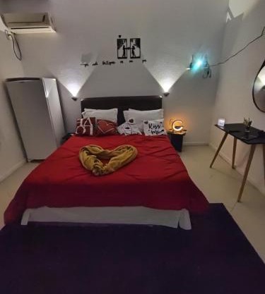 Suíte Master,Quarto Ar condicionado,Tela Cinema 150" Netflix, Globo Pousada Tijucas Lua Encantada