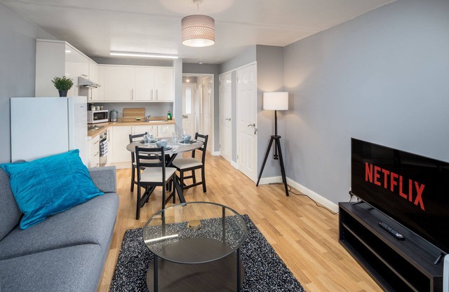 Sublime Stays - Crawley Centre near Gatwick Airport