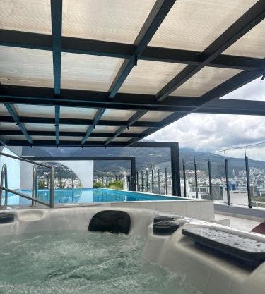 Suite de Lujo Con Spa y Piscina