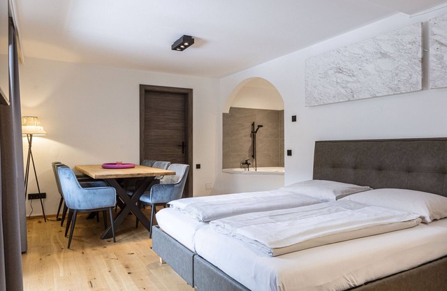 Suite for up to 6 people & wellness area
