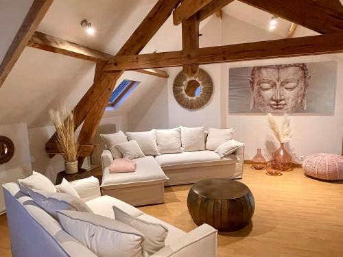 Suites Mana - La Perle des Isles , Superbe maison Art déco avec balnéothérapie