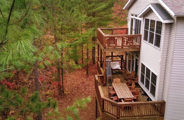 Summer Haven w/Game room, near Mackinaw and Harbor Springs! n