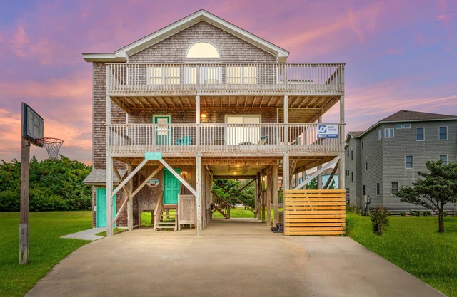 SUMMER SAVINGS-Ocean Views! Dog Friendly w/Hot Tub, Elevator, + Screened Porch