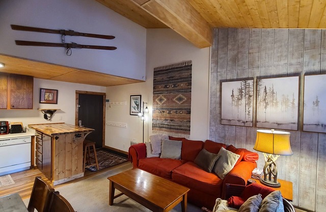 Summit Condo by Eagle Lodge