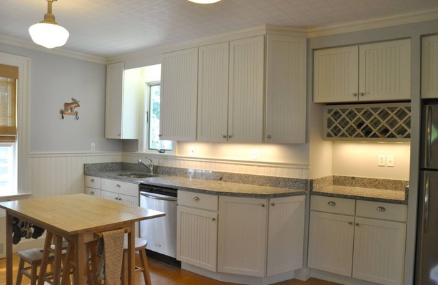 Sunny & comfortable, close to Acadia and a short walk to the village and marina!
