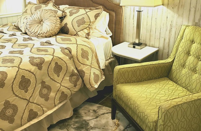Sunny Morn Room in Cascade Inn at Fall Creek Falls