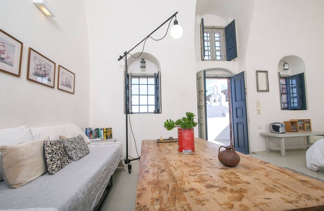 Sunny Winehouse. Stylish studio with big terrace and stunning sea - sunset views