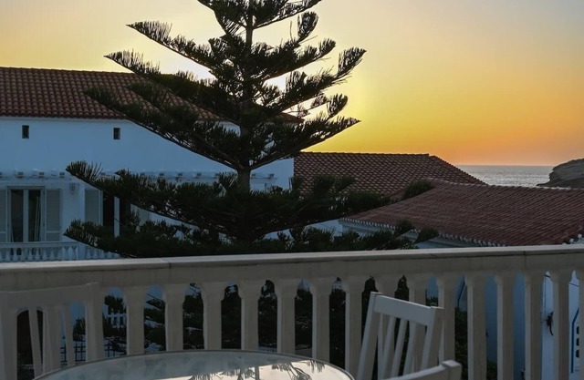 Sunrise Getaway w Sea Views