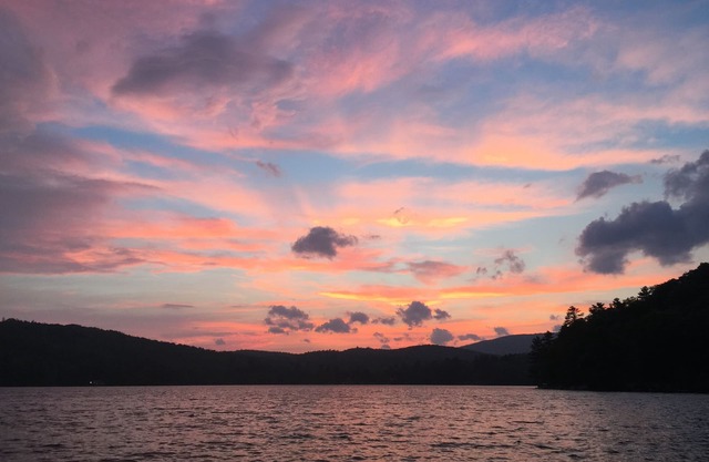 “Sunset Lodge” a Maine lakefront cottage with charming guest house