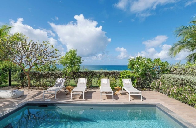 Sunset view, beach walk, heated pool