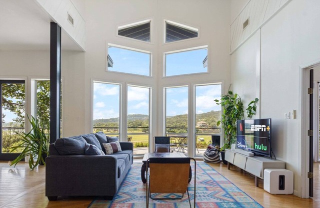 Sunset Waterfront Escape w/Pool & River Views, Minutes to Lake Travis!