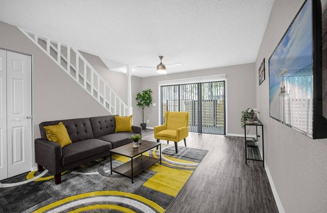 Sunshine Retreat Minutes from Moffit, USF, and Busch Gardens