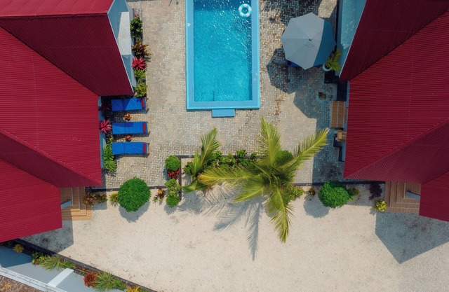 SunVilla - Private Pool, 2 Houses & games