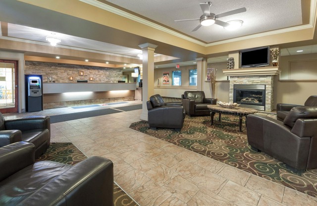 Super 8 by Wyndham Fort Saskatchewan