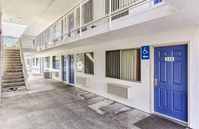 Super 8 by Wyndham Santa Clara