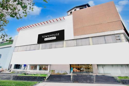 Super Townhouse Kothapet Formerly Surabhi Elite