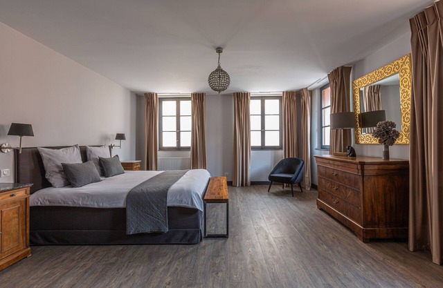 Superb 18th century farmhouse, in the heart of the vineyard.