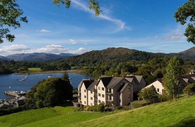 Superb Apartment - Spacious - Lake Views