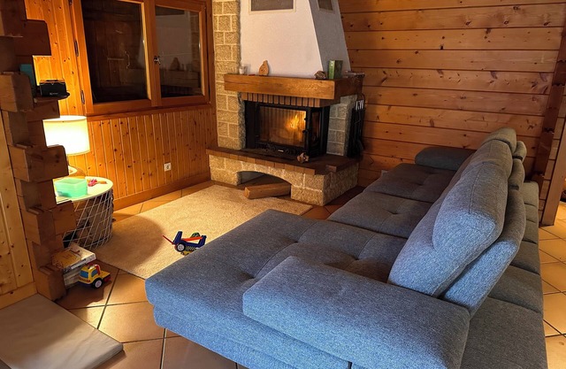 Superb chalet with fireplace and breathtaking view of the hamlet