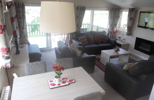 Superb contemporary amazing family lodge