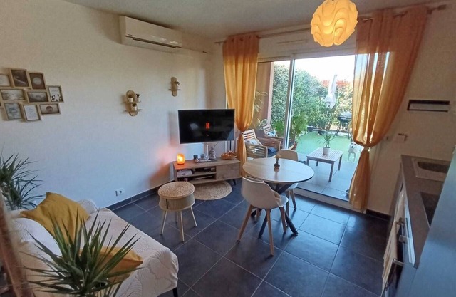 Superb studio with pool and garden