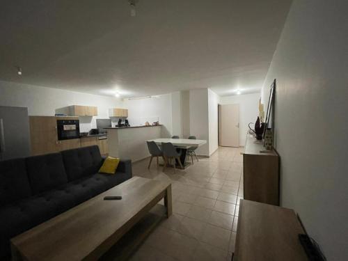 Superbe appartement avec grande terrasse couverte