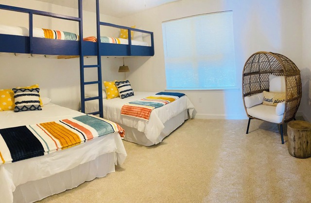 “Surf Shack” within walking distance to the beach!