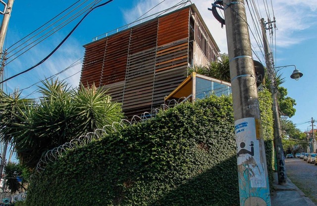 Sustainable cube house