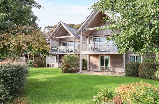SWANDOWN, 19 POLDON, family friendly, with pool in Cricket St. Thomas