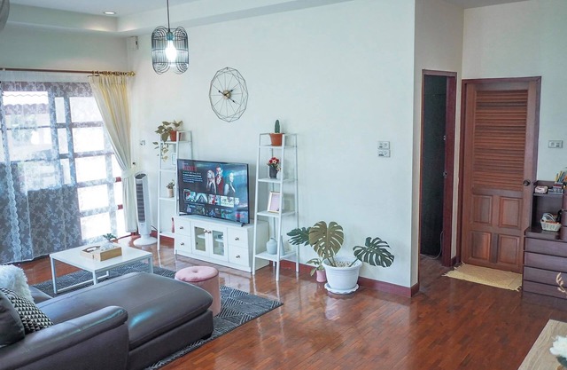 Sweet Home, near old city. House 3 bedrooms, 2 Bathrooms