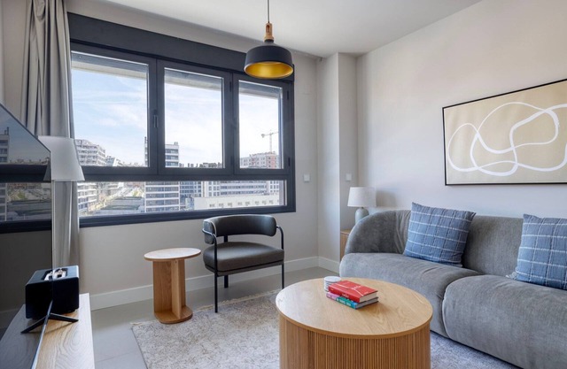 Sweet Imperial 1BR w/Gym, Pool & Doorman, near Parks, by Blueground