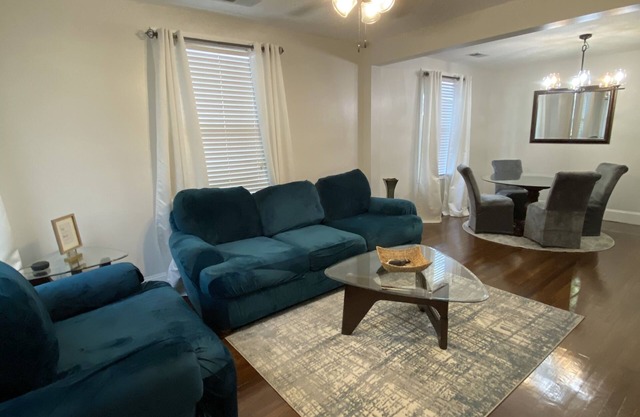 Sweet Salcedo - Cute 2 BR/1 BA cottage