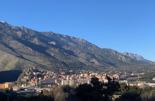 T2 apartment rental, 45m2 in Corte: quiet residence, overlooking the citadel!
