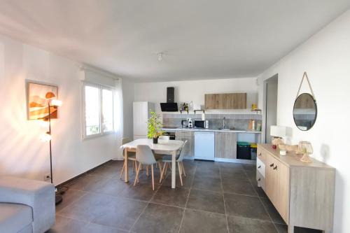 T2 apartment with terrace