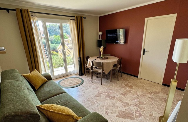 T2 Coloré Proche mer - Parking/Terrasse/2 Lits 160x200