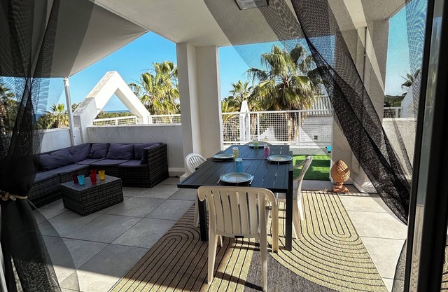 T3 DUPLEX - renovated in 2024 - Seafront with large terrace, sea view