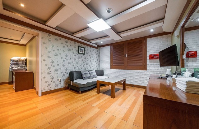 Taebaek Tourist Hotel