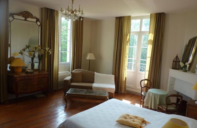 Tante Dorite family room