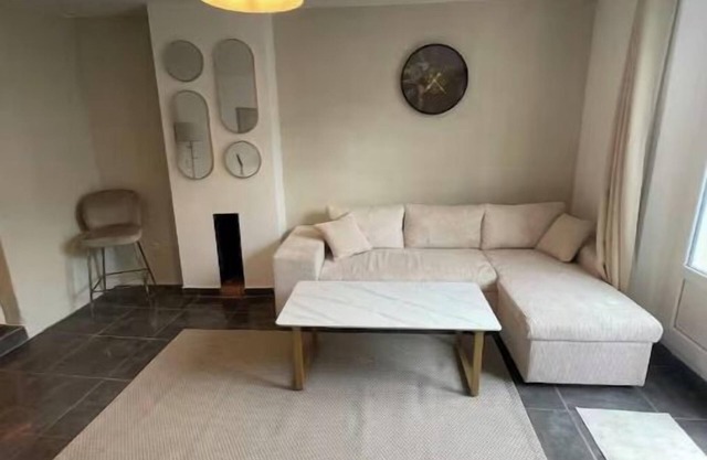 Tarascon center apartment