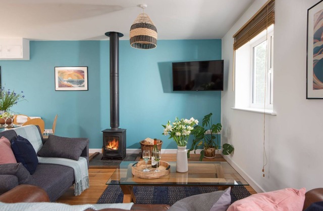 Tas Gwynn - a house that sleeps 4 guests in 2 bedrooms