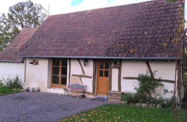 Tasteful holiday home in Devay with terrace