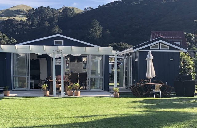 Tauranga Bay. Twin Pahootz. 58C Tauranga Bay Beach Road, Kaeo, NORTHLAND