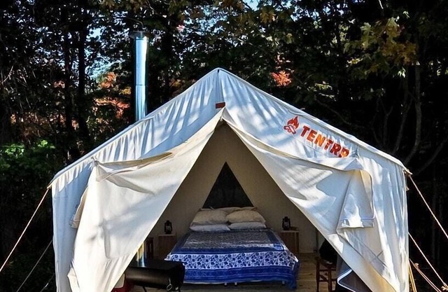 Tentrr Signature Site - Pasture Paradise Camp at Parkwood Farm