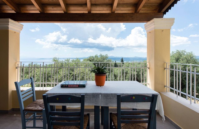 Terra Rossa Holiday Home with Seaview by Konnect - 3km from Ipsos