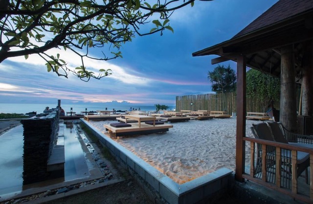 Thai traditional style villa The Myth by Srilanta